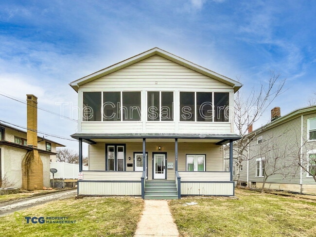 Primary Photo - 738 E Main St