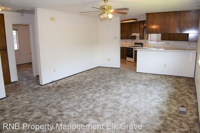 Building Photo - 2 br, 1.5 bath House - 901 North Palm Street