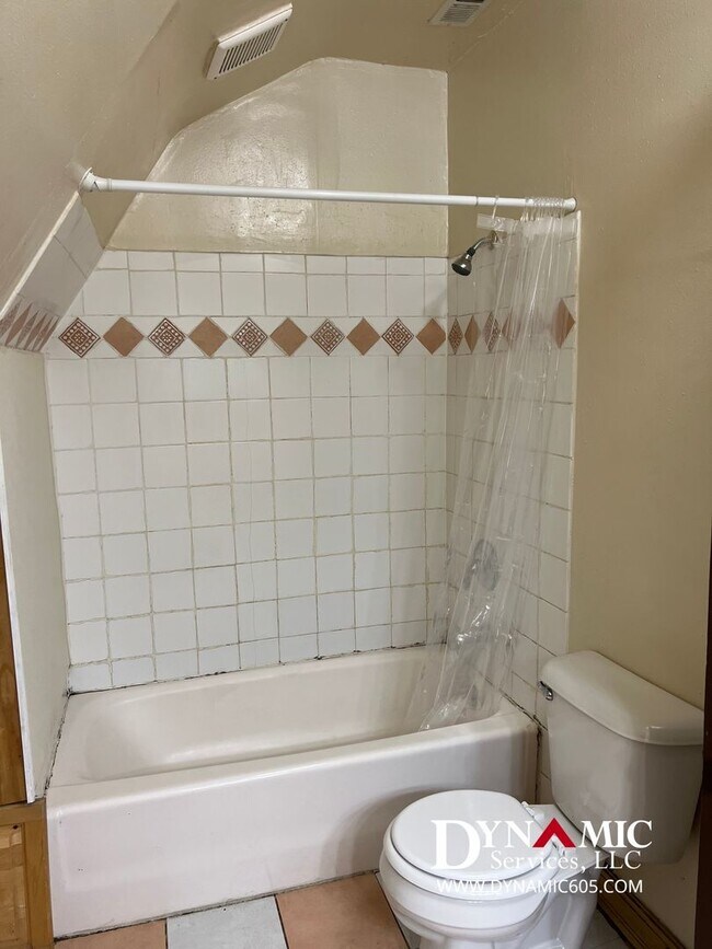 Building Photo - 641 S Dakota Ave