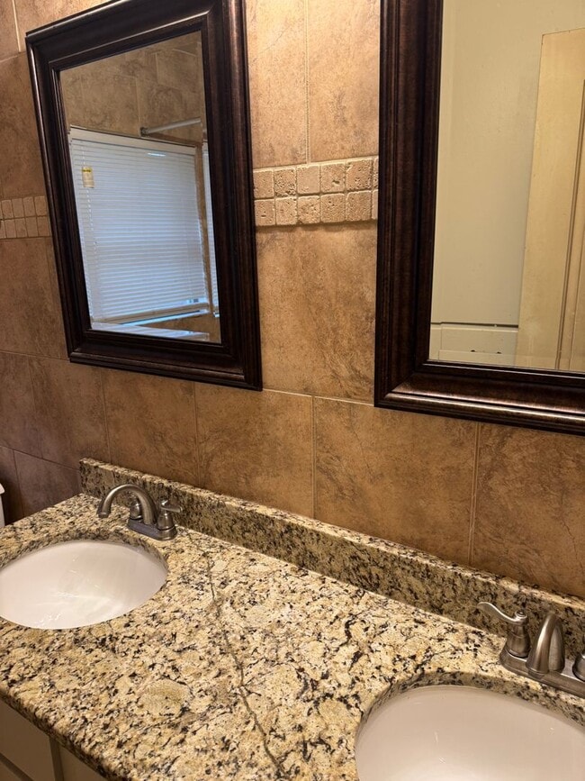 Building Photo - 2315 ½ N Gatewood Ave – Oklahoma City, OK ...