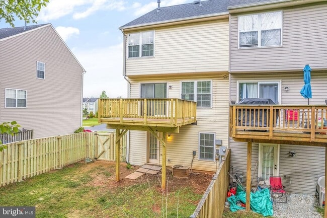 Building Photo - 11070 Clovertree Ct