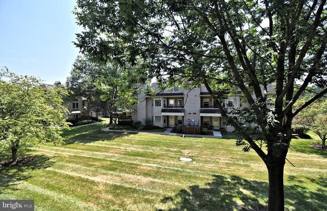 Building Photo - 3208 Danbury Ct