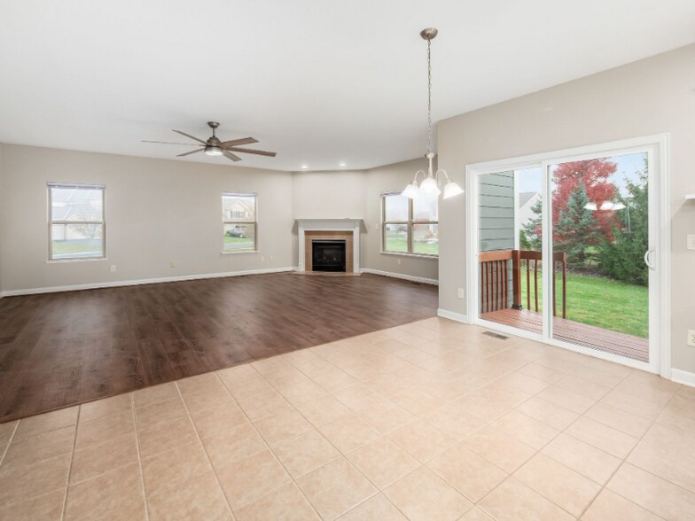 Building Photo - 2478 Silver Hill St