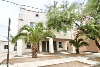 Building Photo - 12 E University Blvd