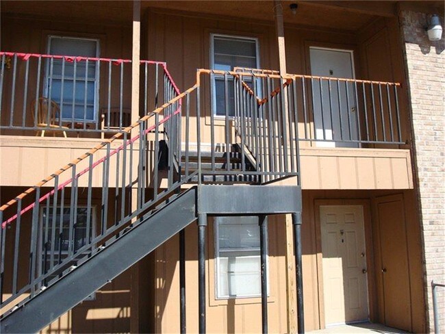 Primary Photo - 307 Green St