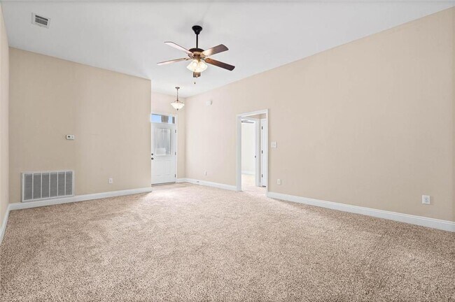 Building Photo - 926 Tudor Ln