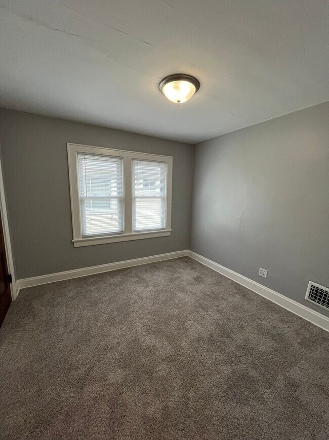 Building Photo - 452-454-454 S Huron Ave