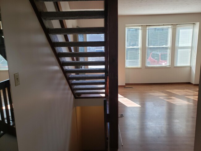 Building Photo - 7900 Barkwood Dr