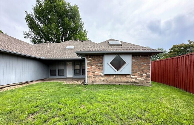 Building Photo - 4633 Centenary Dr