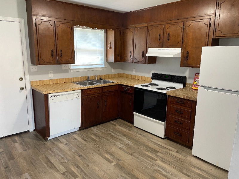 Building Photo - 4812 Tradewinds Dr