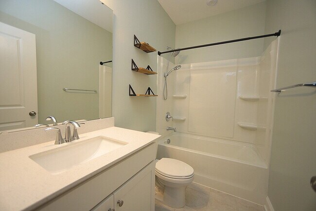 Building Photo - 24 Plenty Ct