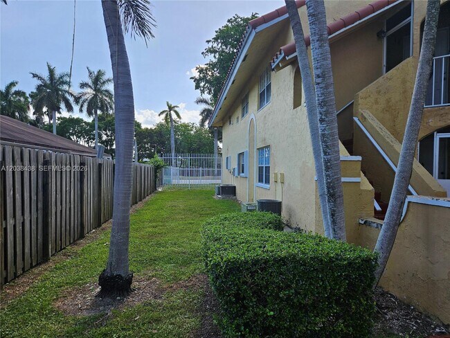 Building Photo - 15665 SW 74th Cir Dr