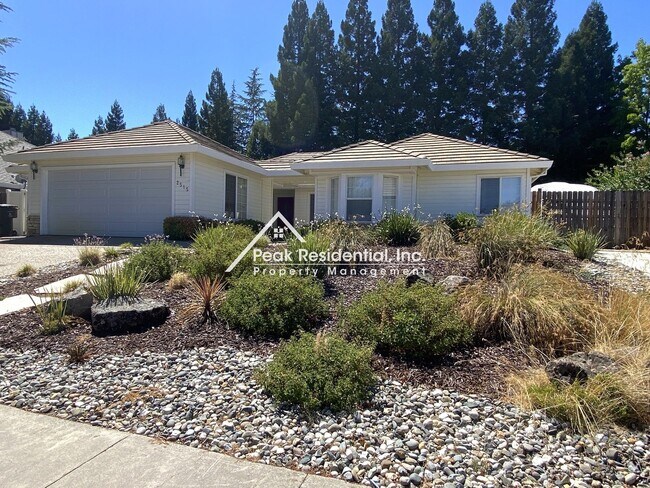 Building Photo - Spacious 3bd/2ba Auburn Home With Bonus Ro...