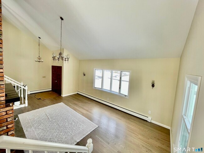 Building Photo - 62 Cambridge Dr