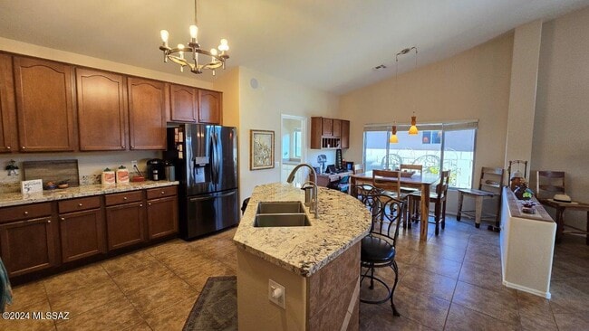Building Photo - 37796 S Golf Course Dr