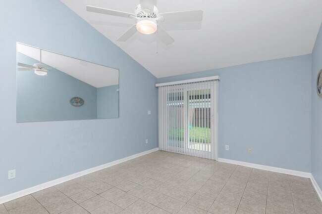 Building Photo - 2BD / 2BA Home Near Eglin AFB and Downtown...