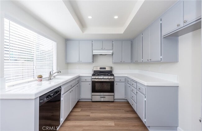 Building Photo - 49 Summerstone