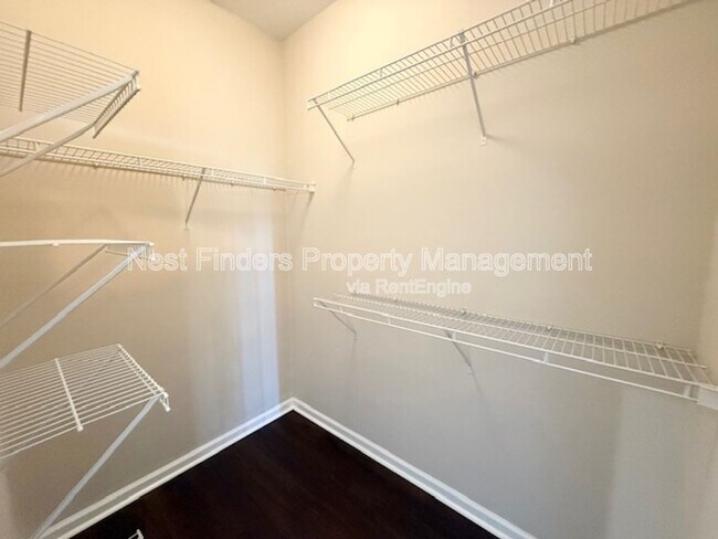 Building Photo - 7801 Point Meadows Dr