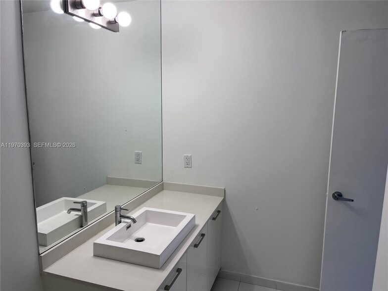 Building Photo - 151 SE 1st St