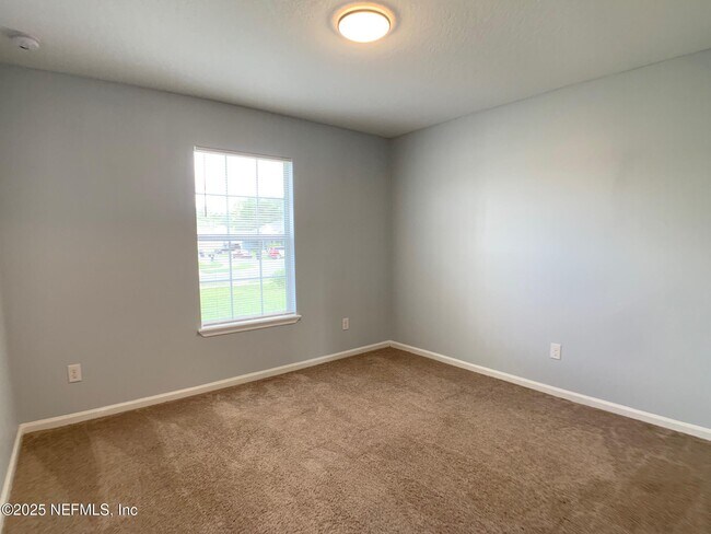 Building Photo - 3201 Deer Creek Dr