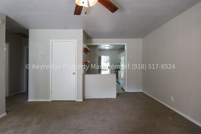 Building Photo - 2144 N Garrison Pl