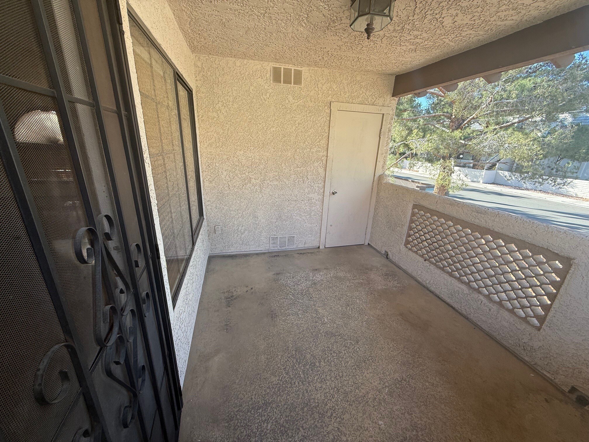 Building Photo - 1409 Santa Margarita St