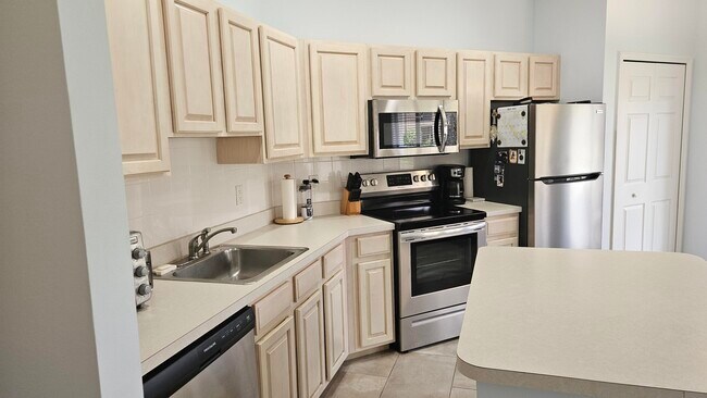 Building Photo - 9903 Perfect Dr