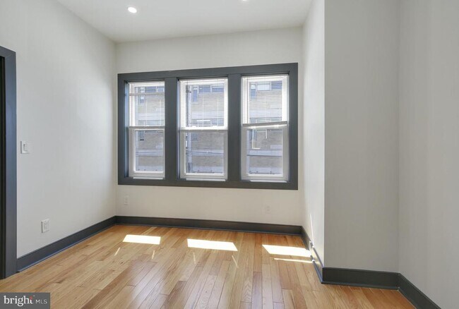 Building Photo - 2619 W Thompson St