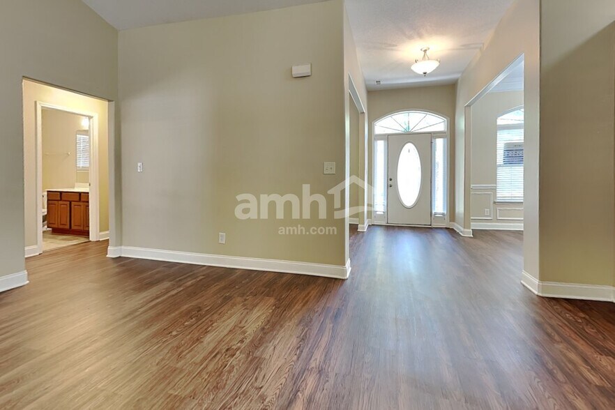 Building Photo - 7194 Caley Ln