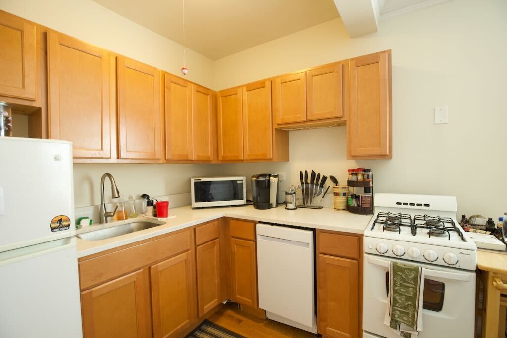 Building Photo - 918 Green Bay