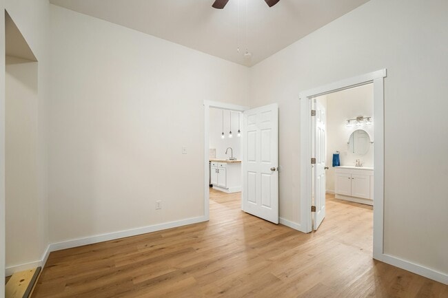 Building Photo - 1012 9th Ave