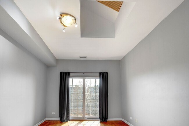 Building Photo - 2351 W Harrison St