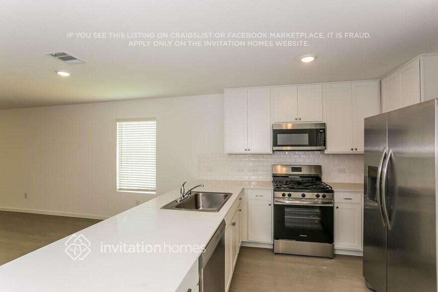 Building Photo - 3148 Lynmar Ln