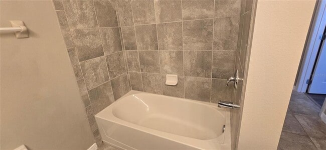 Building Photo - 7564 Bishop Square Dr