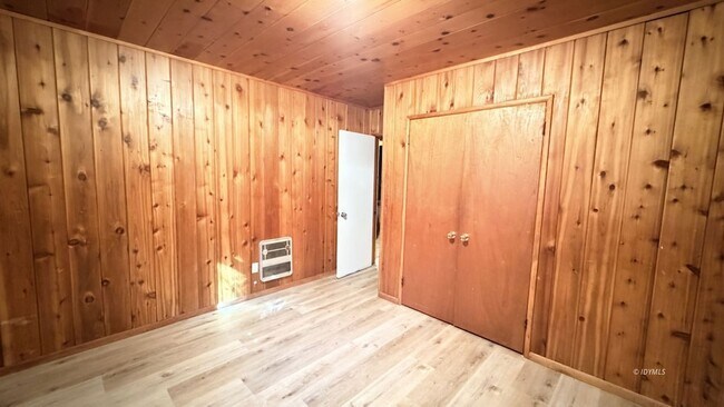 Building Photo - 53510 Country Club Dr