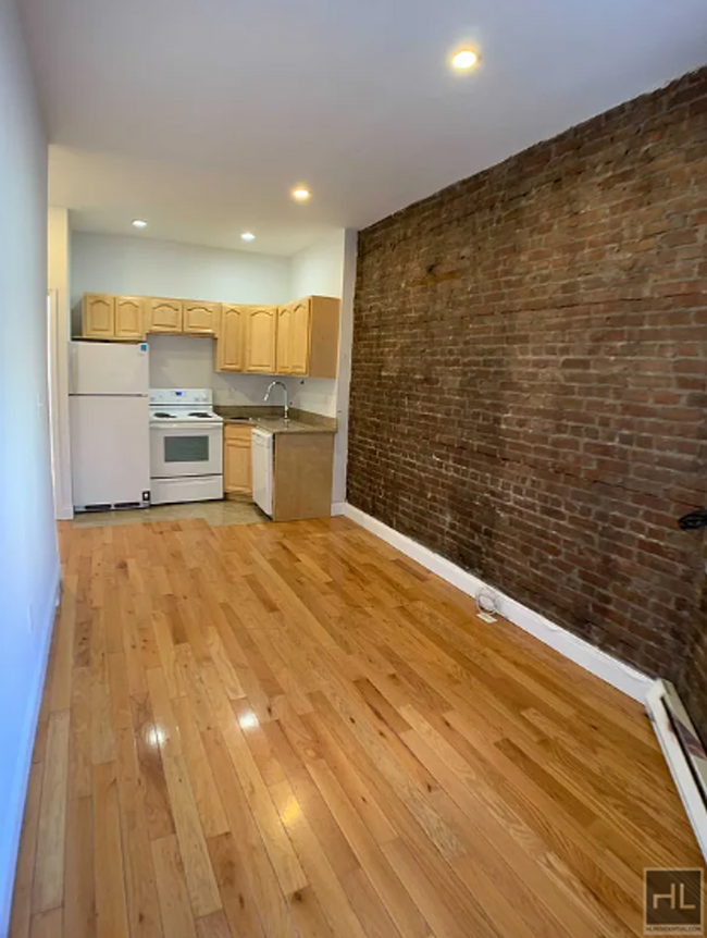 Primary Photo - COZY AND SUNNY 3 BEDROOM ADELPHI STREET/FO...