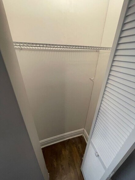 Building Photo - 11021 S Vernon Ave