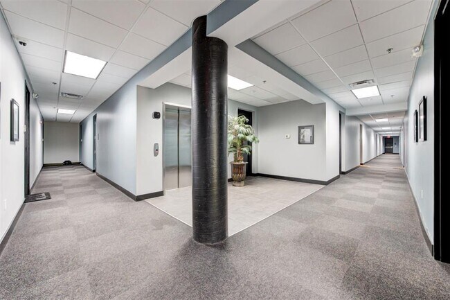 Building Photo - 444 N Central Ave