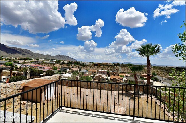 Building Photo - 6372 Franklin Ridge Dr