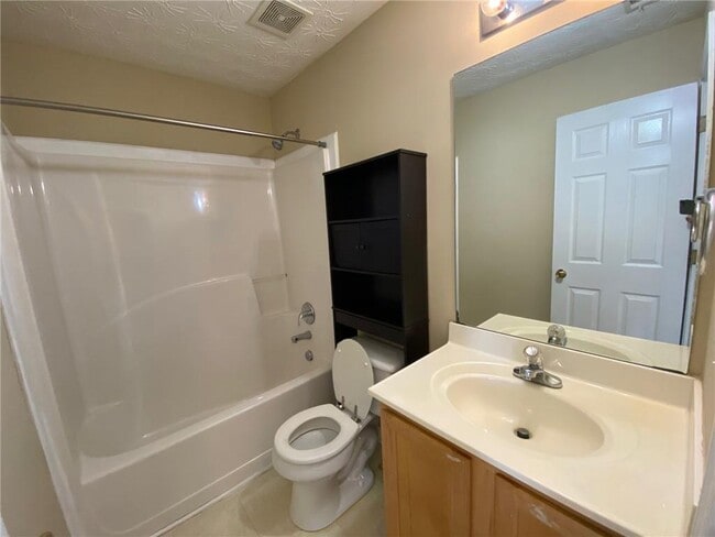 Building Photo - 646 Kenridge Dr