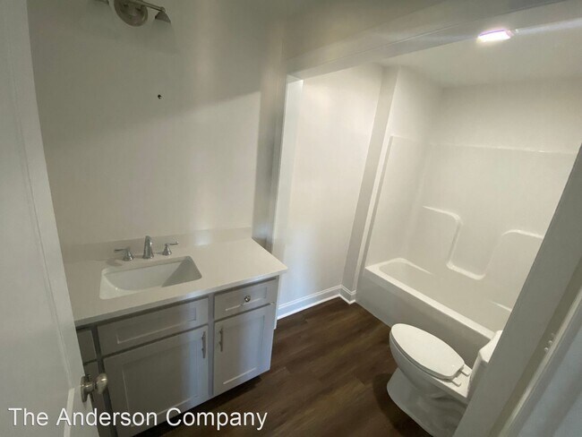 Building Photo - 4 br, 3.5 bath House - 120 Chapel Ct