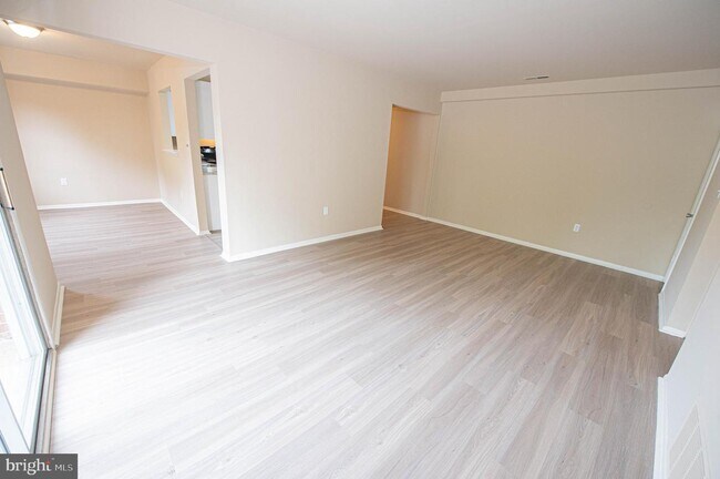 Building Photo - 810 College Ln