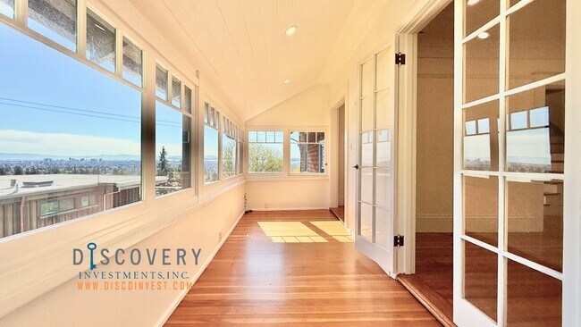 Building Photo - Panoramic Hill Estate with Sweeping Views