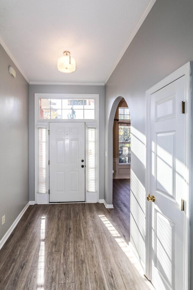 Building Photo - 5803 Carriage Hills Dr