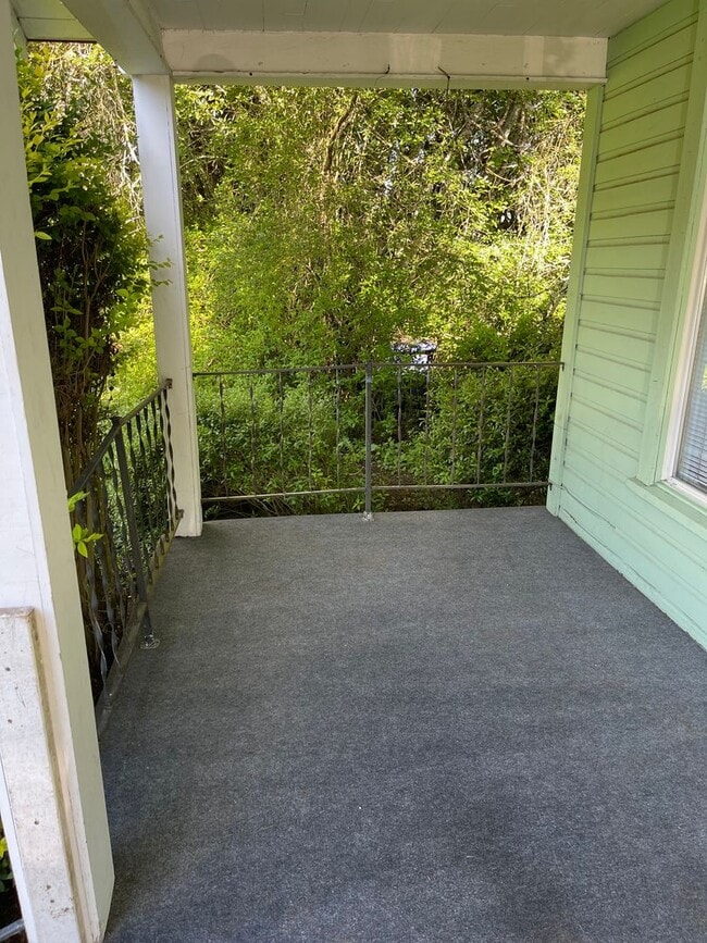 Building Photo - Arlington Home