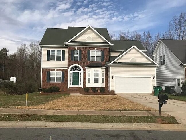 Building Photo - MUST SEE this Gorgeous 5 Beds 3 Bath home ...