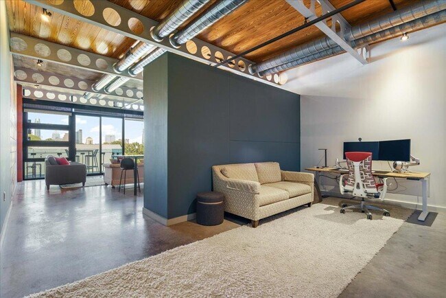 Building Photo - 1401 Eva St