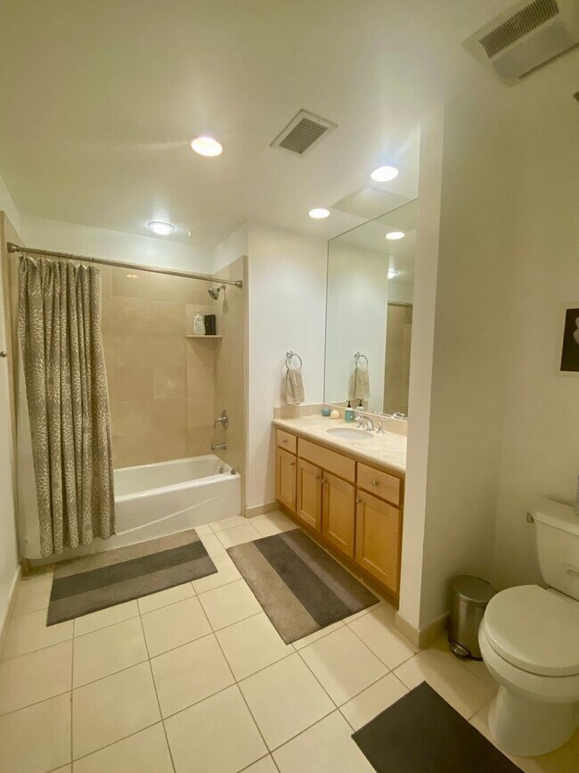 Building Photo - Live in Style & Convenience in the Heart of Downtown Campbell