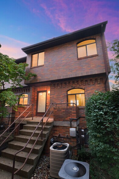 Building Photo - 3242 Niagara Sq