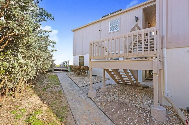 Building Photo - 1501 NE Ocean Blvd